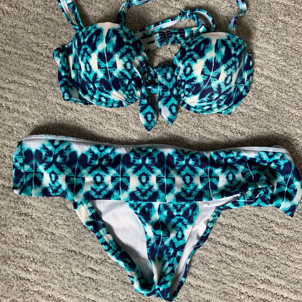 Victoria’s Secret bikini